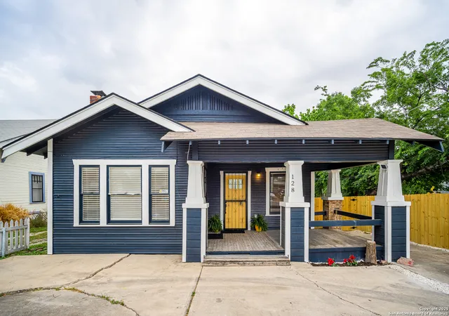 Photo 2 of Single family home for sale at 128 Blanco, San Antonio, TX 78212 | MLS# 1873604 | Listing updated on 2025-09-09