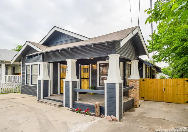 Photo 3 of Single family home for sale at 128 Blanco, San Antonio, TX 78212 | MLS# 1873604 | Listing updated on 2025-09-09