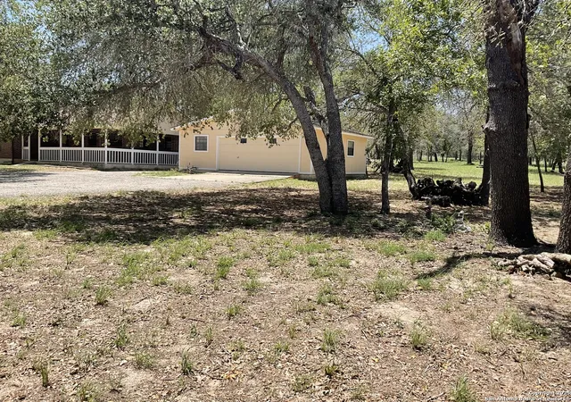 21st image of 1019 Wild Flower, Floresville, TX 78114 | MLS# 1873644