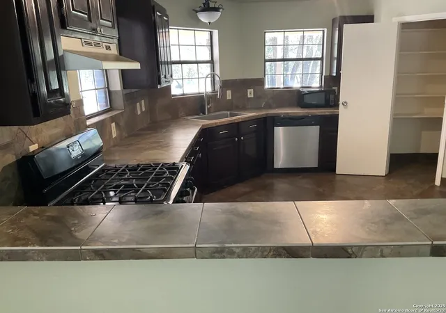 4th image of 1019 Wild Flower, Floresville, TX 78114 | MLS# 1873644