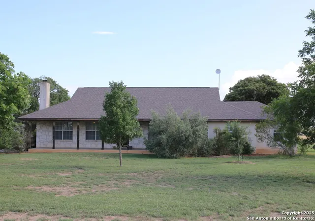 Photo 1 of Single family home for sale at 250 County Road 474, Castroville, TX 78009 | MLS# 1873658 | Listing updated on 2025-10-13