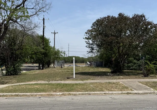 2nd image of 603 E Drexel Ave, San Antonio, TX 78210 | MLS# 1873677