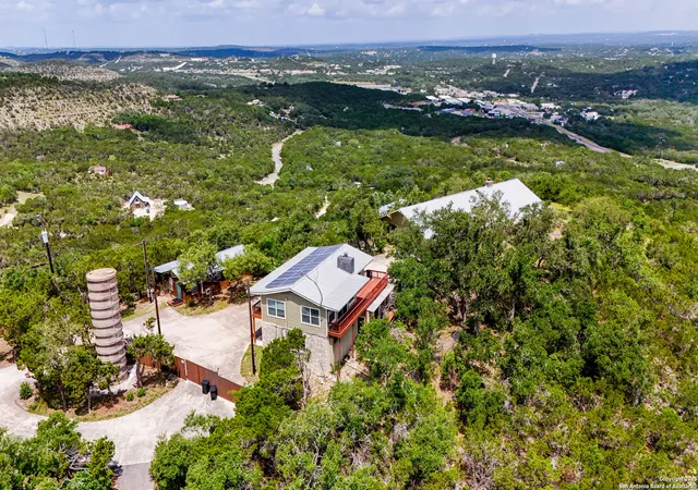 Photo 2 of Single family home for sale at 1001 Naked Indian, New Braunfels, TX 78132 | MLS# 1873682 | Listing updated on 2025-09-07