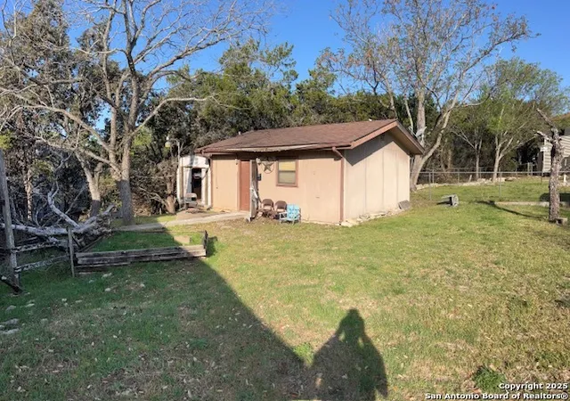 Photo 4 of Sale Pending at 118 Edge Hill, Canyon Lake, TX 78133 | MLS# 1873693 | Listing updated on 2025-09-09