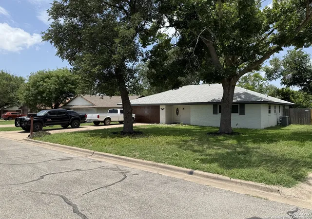Photo 2 of Single family home for sale at 902 Concord Dr, Temple, TX 76504 | MLS# 1873704 | Listing updated on 2025-10-10