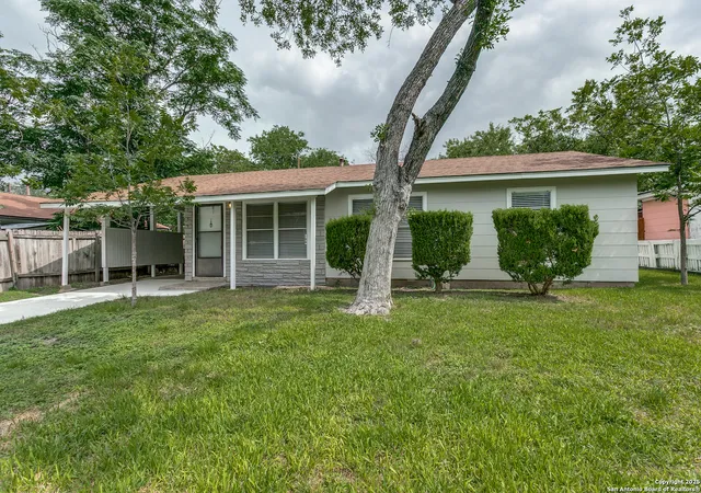 Photo 1 of Single family home for sale at 327 Blaze, San Antonio, TX 78218 | MLS# 1873721 | Listing updated on 2025-10-07