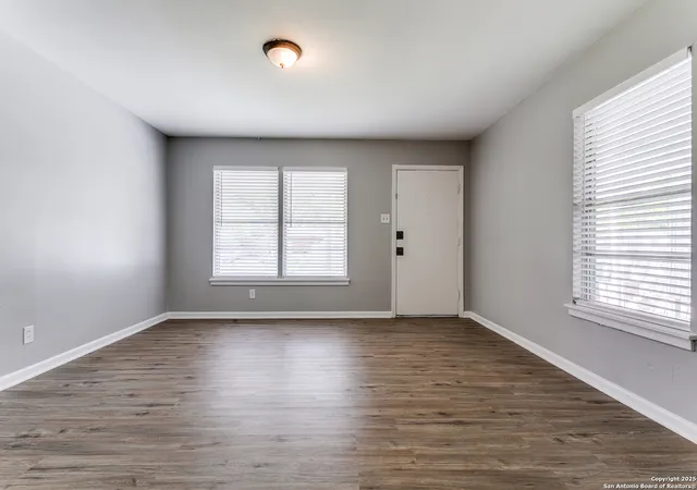 Photo 3 of Single family home for sale at 327 Blaze, San Antonio, TX 78218 | MLS# 1873721 | Listing updated on 2025-10-07