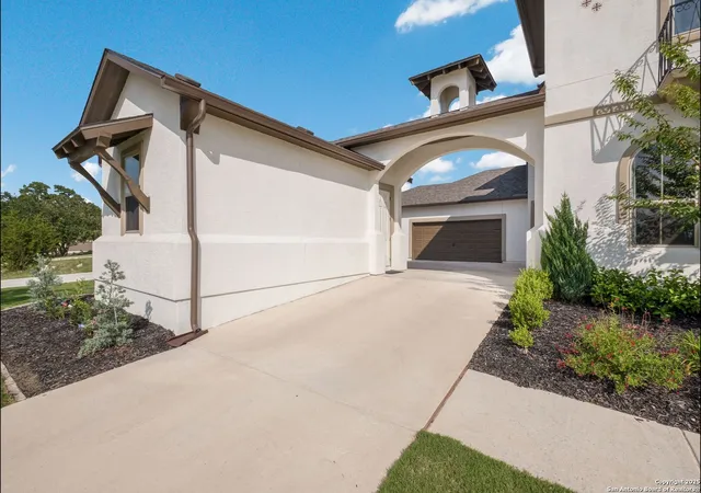 Photo 4 of Sale Pending at 215 Madrone, Boerne, TX 78006 | MLS# 1873768 | Listing updated on 2025-09-29