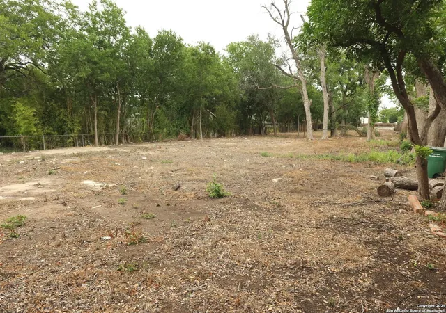 Photo 2 of Land for sale at 610 Weinberg, San Antonio, TX 78214 | MLS# 1873812 | Listing updated on 2025-12-30