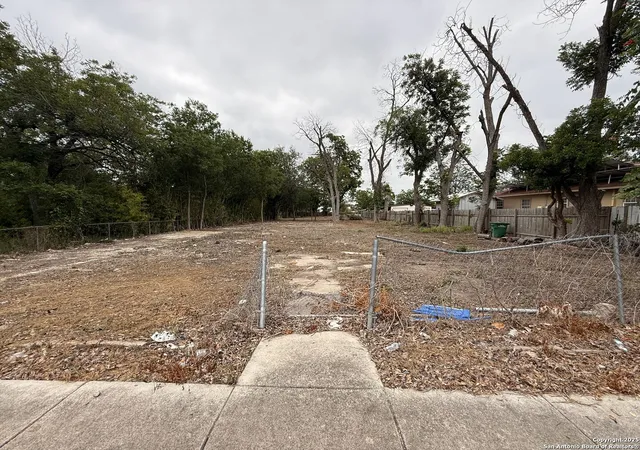 Photo 3 of Land for sale at 610 Weinberg, San Antonio, TX 78214 | MLS# 1873812 | Listing updated on 2025-12-30