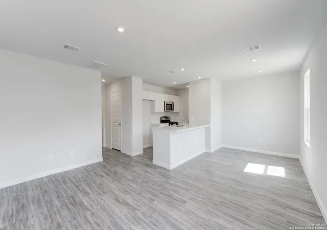 2nd image of 303 Mariposa Circle, Kenedy, TX 78119 | MLS# 1873892