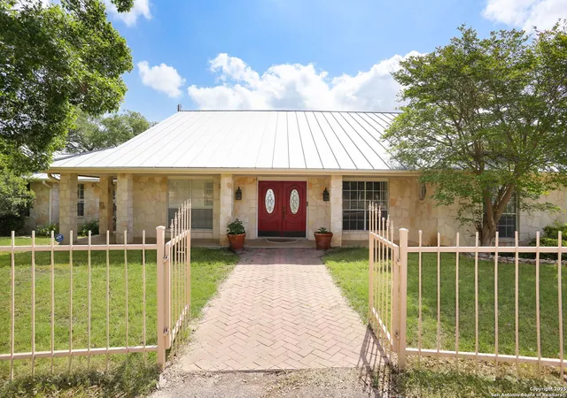 Photo 3 of Single family home for sale at 102 County Road 4773, Castroville, TX 78009 | MLS# 1873930 | Listing updated on 2025-09-27