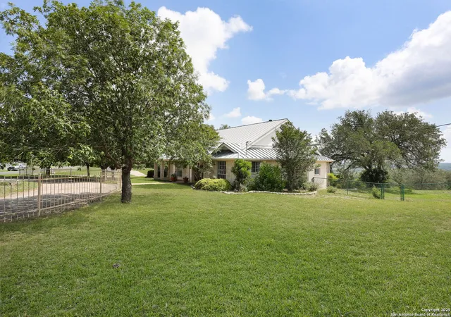 Photo 4 of Single family home for sale at 102 County Road 4773, Castroville, TX 78009 | MLS# 1873930 | Listing updated on 2025-09-27