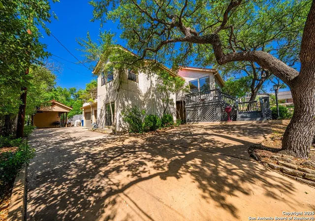 Photo 3 of Single family home for sale at 818 Bulwer, Kerrville, TX 78028 | MLS# 1874031 | Listing updated on 2025-12-23