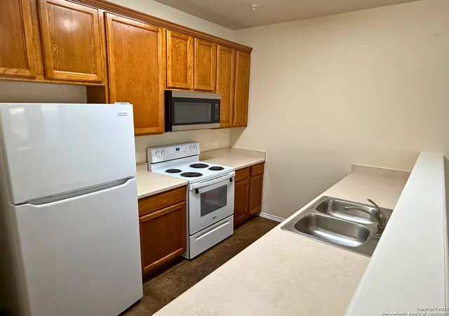 Photo 4 of House for sale at 10822 Mathom, Universal City, TX 78148 | MLS# 1874065 | Listing updated on 2026-03-24