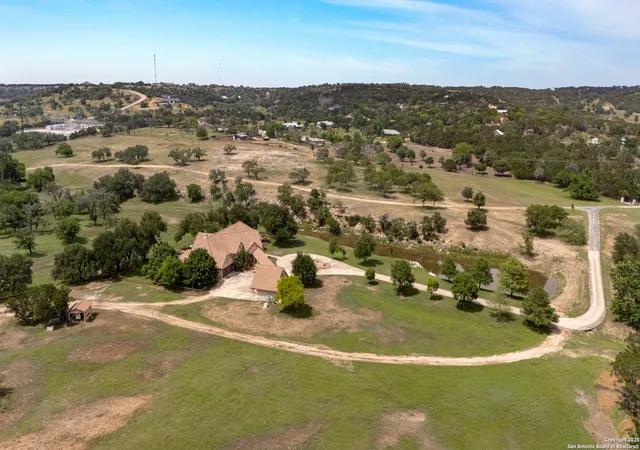 Photo 4 of House for sale at 560 Westwway Dr, Kerrville, TX 78028 | MLS# 1874105 | Listing updated on 2025-06-20