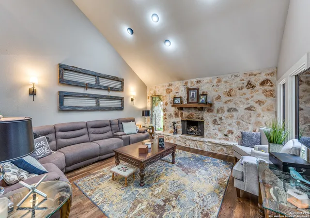 Photo 3 of Single family home for sale at 212 Sagecrest, San Antonio, TX 78232 | MLS# 1874134 | Listing updated on 2025-10-31