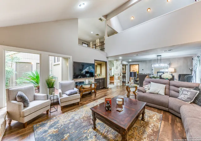 Photo 4 of Single family home for sale at 212 Sagecrest, San Antonio, TX 78232 | MLS# 1874134 | Listing updated on 2025-10-31