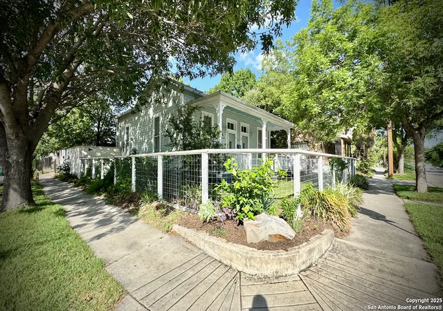 2nd image of 301 Barrera, San Antonio, TX 78210 | MLS# 1874144