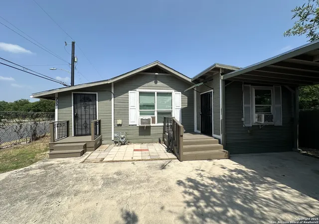 Photo 2 of Single family home for sale at 955 Steves, San Antonio, TX 78210 | MLS# 1874208 | Listing updated on 2026-01-14