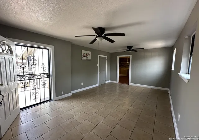 Photo 3 of Single family home for sale at 955 Steves, San Antonio, TX 78210 | MLS# 1874208 | Listing updated on 2026-01-14