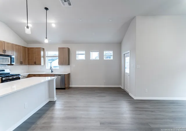 4th image of 4903 Midland Dr, Schertz, TX 78108 | MLS# 1874273