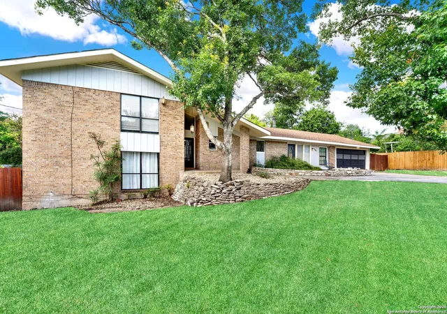 Photo 1 of Single family home for sale at 101 Hidden Hollow, Kerrville, TX 78028 | MLS# 1874301 | Listing updated on 2025-08-30