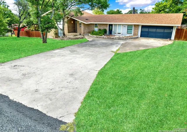 Photo 3 of Single family home for sale at 101 Hidden Hollow, Kerrville, TX 78028 | MLS# 1874301 | Listing updated on 2025-08-30