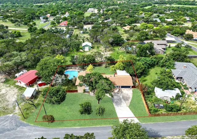 Photo 4 of Single family home for sale at 101 Hidden Hollow, Kerrville, TX 78028 | MLS# 1874301 | Listing updated on 2025-08-30