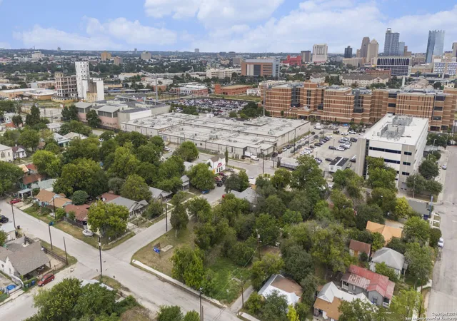 4th image of 216 N Richter St, San Antonio, TX 78207 | MLS# 1874308