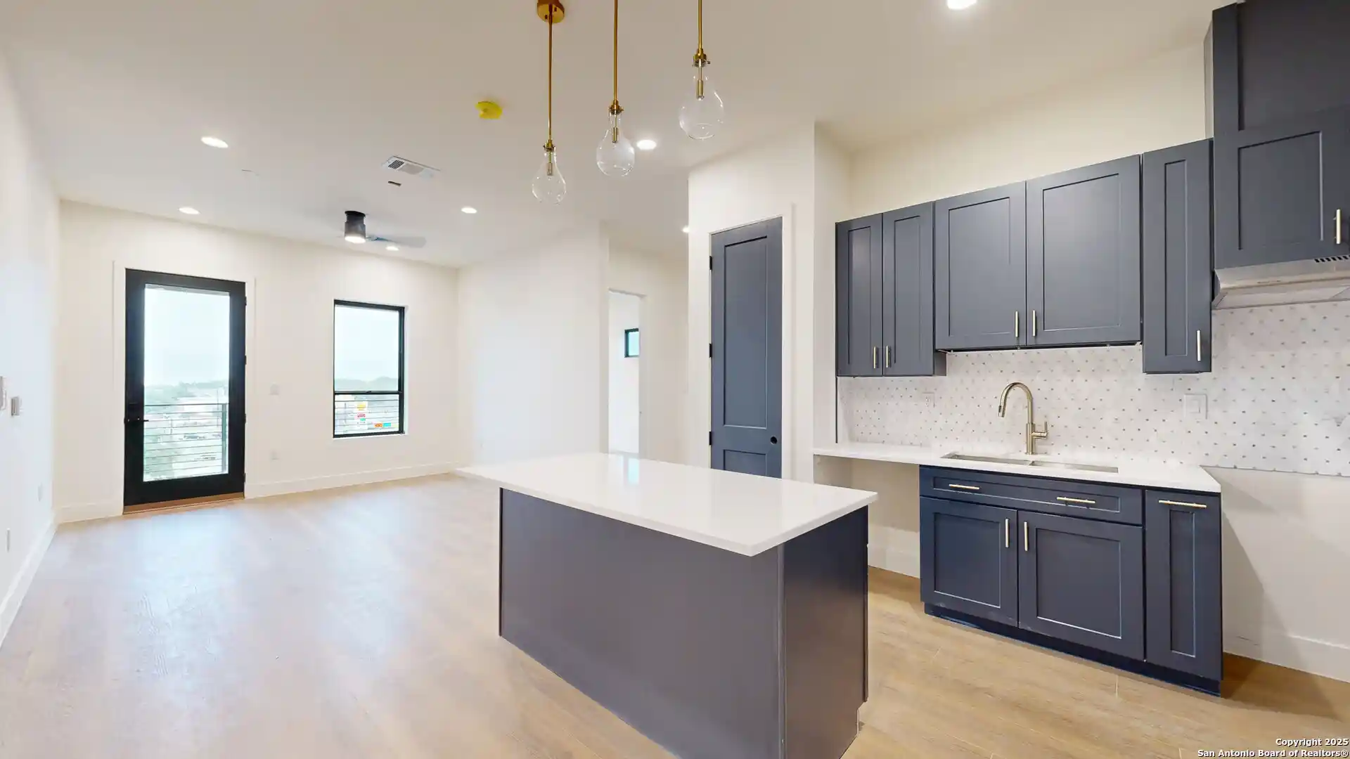 Listing Photo 2 - Condo for sale in 10899 S Hausman Rd located at 10899 S Hausman Rd, San Antonio, TX 78249 - Unit #102