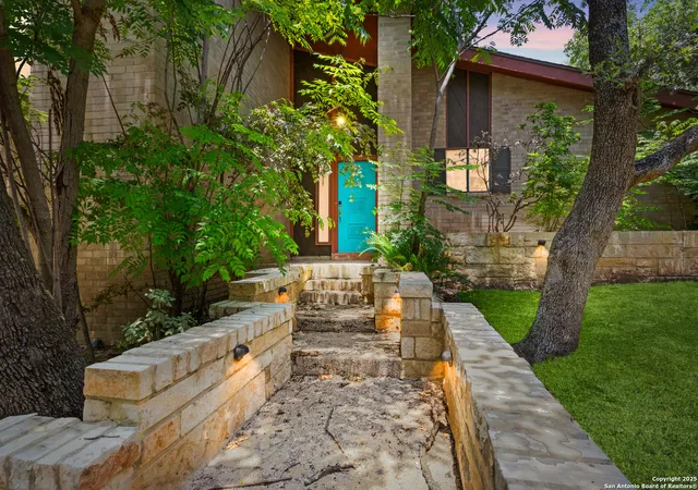 Photo 3 of Single family home for sale at 3511 Hunters Circle, San Antonio, TX 78230 | MLS# 1874367 | Listing updated on 2025-08-14