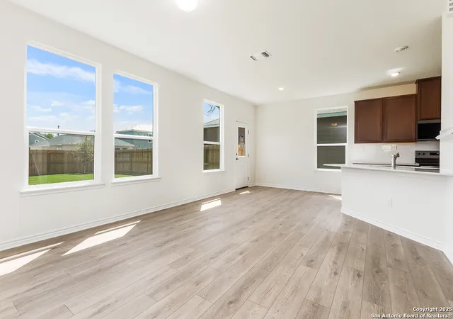 Photo 2 of Sale Pending at 4526 Gato Calico Dr, San Antonio, TX 78222 | MLS# 1874425 | Listing updated on 2025-10-22