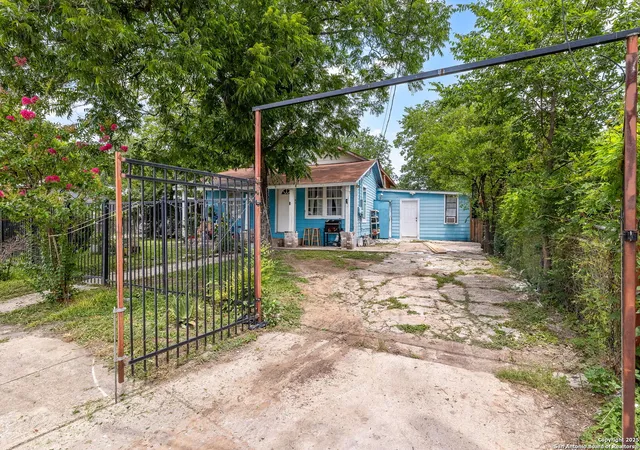 3rd image of 43 Leroux, San Antonio, TX 78207 | MLS# 1874441