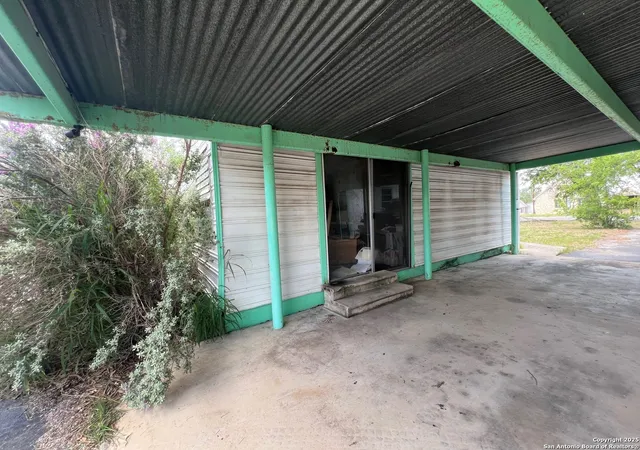 4th image of 413 4Th St, Poteet, TX 78065 | MLS# 1874490
