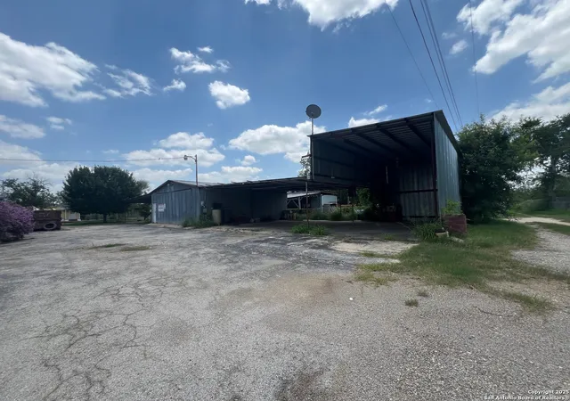 5th image of 413 4Th St, Poteet, TX 78065 | MLS# 1874490