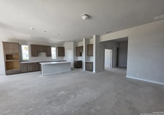 Photo 4 of Sale Pending at 10109 Peppercorn Pl, Schertz, TX 78108 | MLS# 1874663 | Listing updated on 2025-10-03
