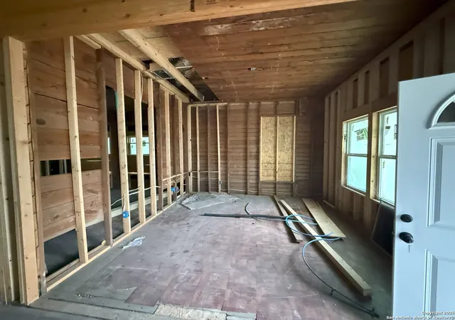Photo 3 of Single family home for sale at 418 Mckinley, San Antonio, TX 78210 | MLS# 1874673 | Listing updated on 2025-11-20
