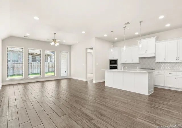 5th image of 636 Vireos, New Braunfels, TX 78132 | MLS# 1874717