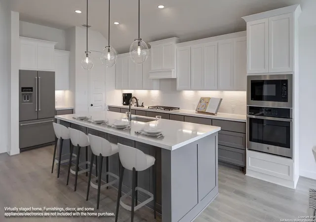 Photo 3 of Sale Pending at 265 Haby Hl, San Antonio, TX 78212 | MLS# 1874756 | Listing updated on 2026-05-15