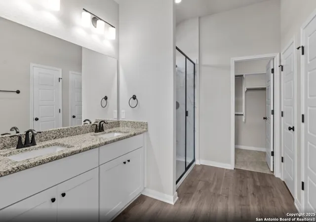 Photo 4 of Single family home for sale at 2725 Rio Primero Road, Seguin, TX 78155 | MLS# 1874810 | Listing updated on 2025-08-26