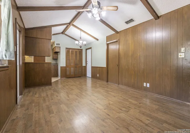 Photo 3 of Single family home for sale at 6618 N Forest Bend, San Antonio, TX 78240 | MLS# 1874938 | Listing updated on 2025-09-16
