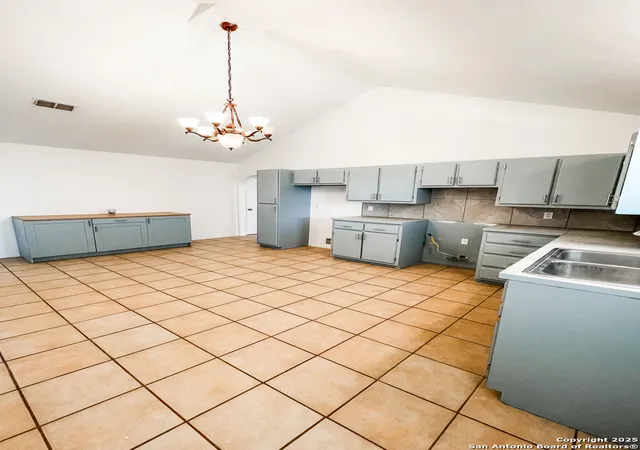 Photo 4 of Single family home for sale at 212 S High, Uvalde, TX 78801 | MLS# 1874954 | Listing updated on 2025-06-22
