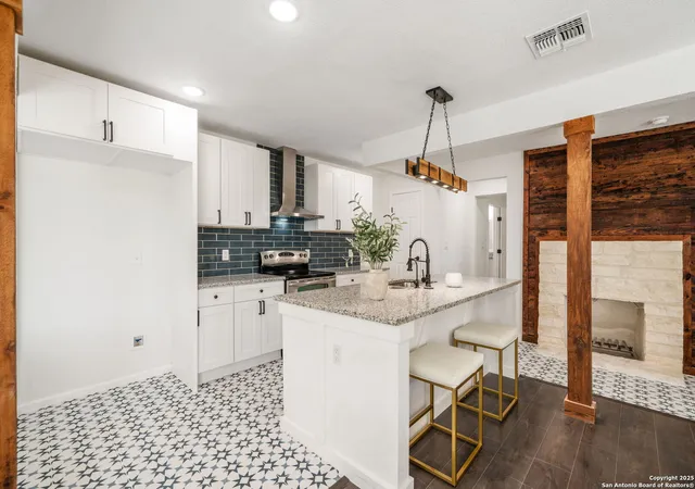 4th image of 12584 Park Road 37, Lakehills, TX 78063 | MLS# 1875139
