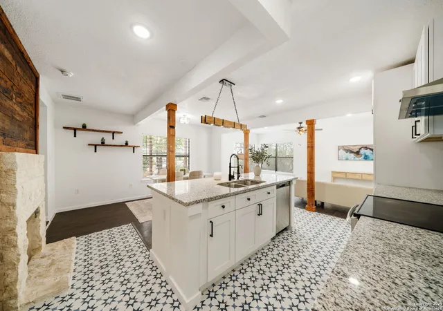 5th image of 12584 Park Road 37, Lakehills, TX 78063 | MLS# 1875139