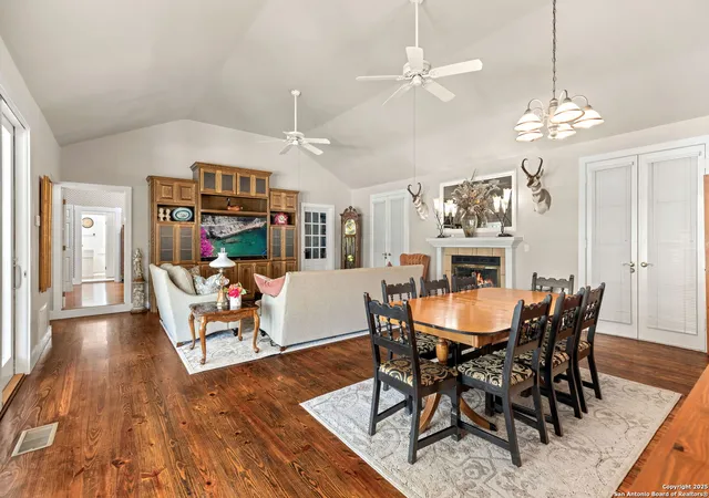 Photo 3 of Single family home for sale at 2 Fm 289, Comfort, TX 78013 | MLS# 1875157 | Listing updated on 2025-06-23