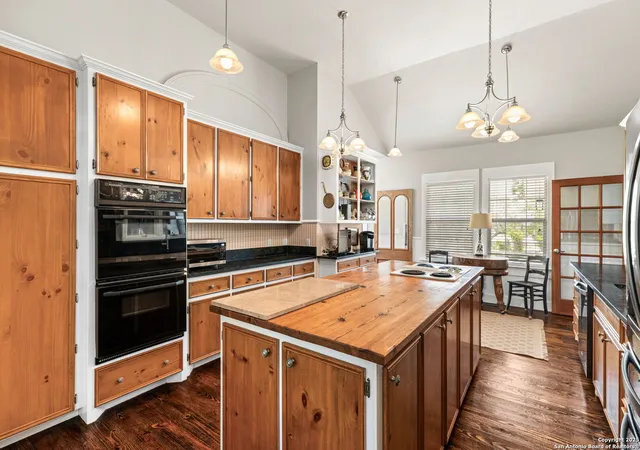 Photo 4 of Single family home for sale at 2 Fm 289, Comfort, TX 78013 | MLS# 1875157 | Listing updated on 2025-06-23