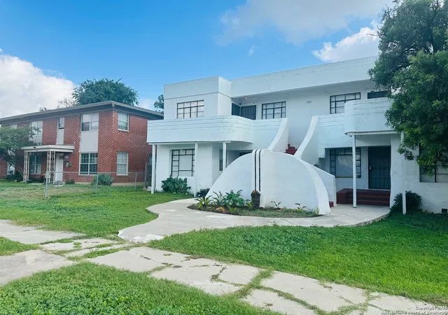 Photo 1 of Sale Pending at 1509 W Woodlawn, San Antonio, TX 78201 | MLS# 1875159 | Listing updated on 2025-10-07