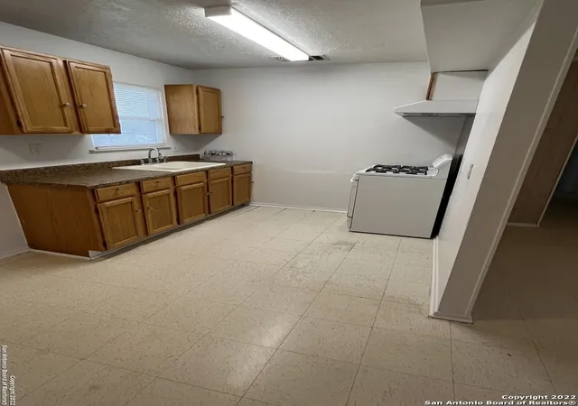 Photo 4 of Sale Pending at 627 Baltzell, San Antonio, TX 78221 | MLS# 1875197 | Listing updated on 2025-11-08