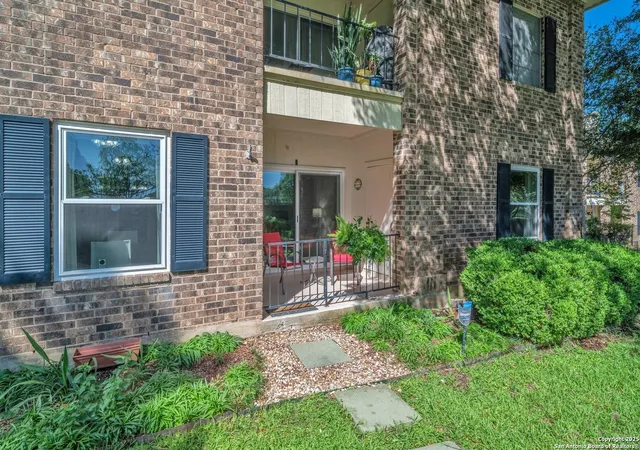 Photo 3 of Condo for sale at 1819 Babcock #605, San Antonio, TX 78229 | MLS# 1875232 | Listing updated on 2026-03-17